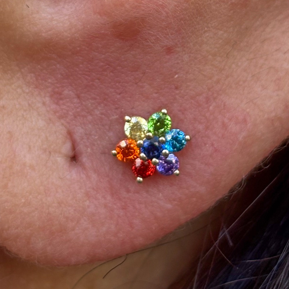 Lóbulo — Audre Junipurr Oro 14K — Katozz Piercing Sevilla